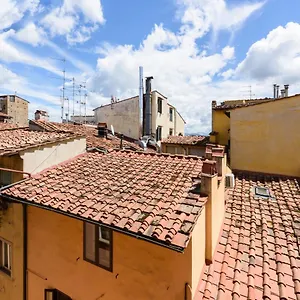 https://santa-croce-top.it-tuscanyhotel.com